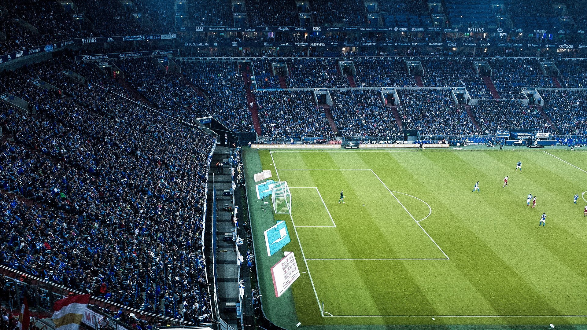 “西甲明星联袂上演精彩大戏：攻防战精彩纷呈”，西甲著名球员